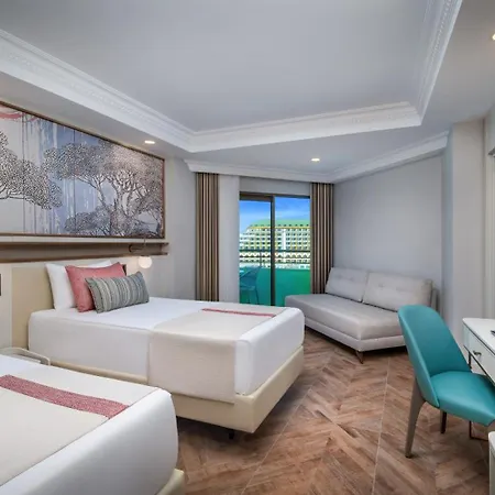 Delphin Palace Üdülőközpont