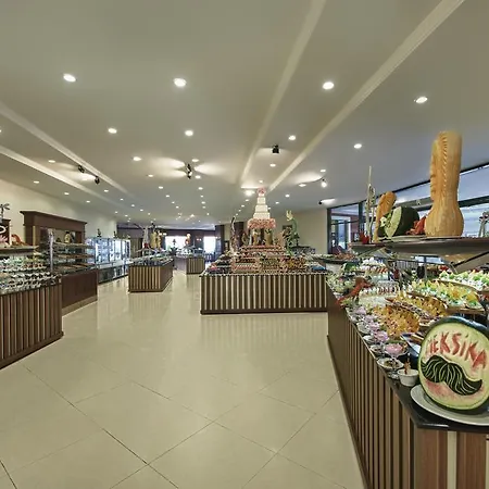 Üdülőközpont Delphin Palace 5*