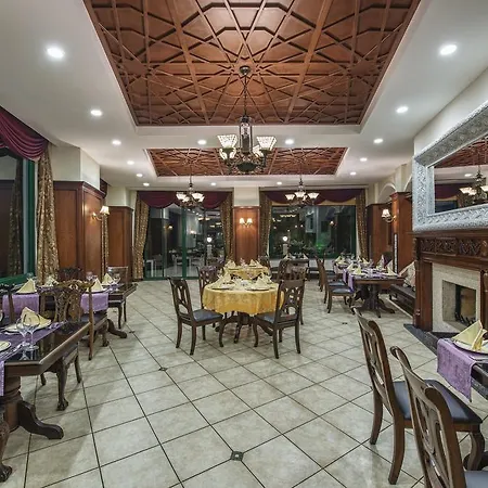 Üdülőközpont Delphin Palace Antalya